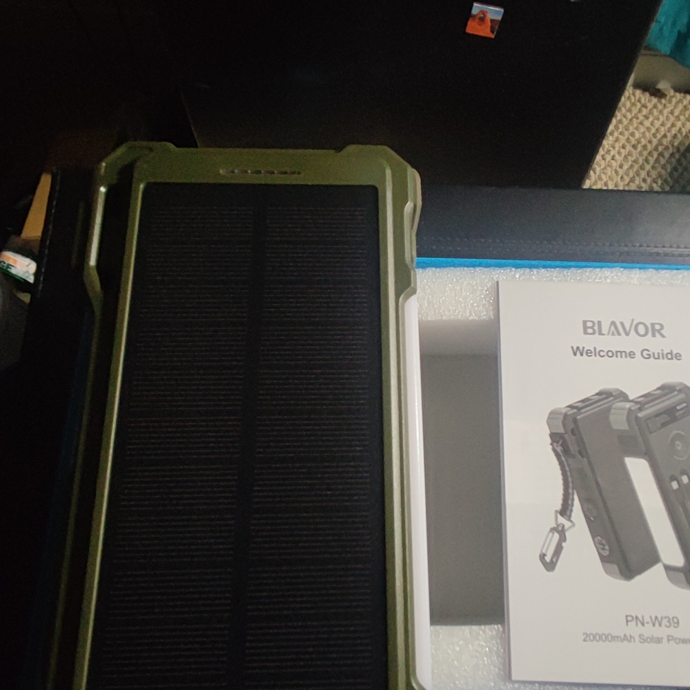 Green Solar Power Bank